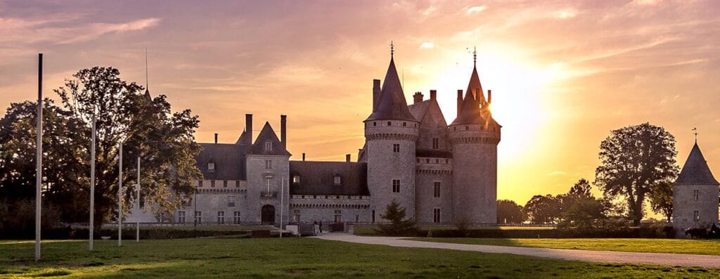 Château de Sully-sur-Loire couché de soleil