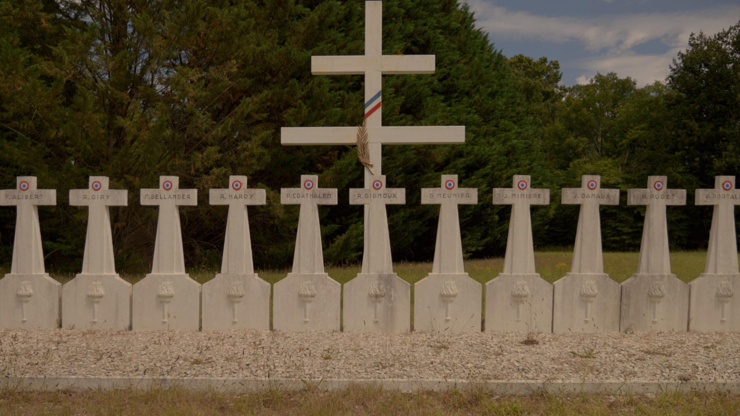 Carrefour de la Resistance à Lorris, Loiret - Cénotaphe