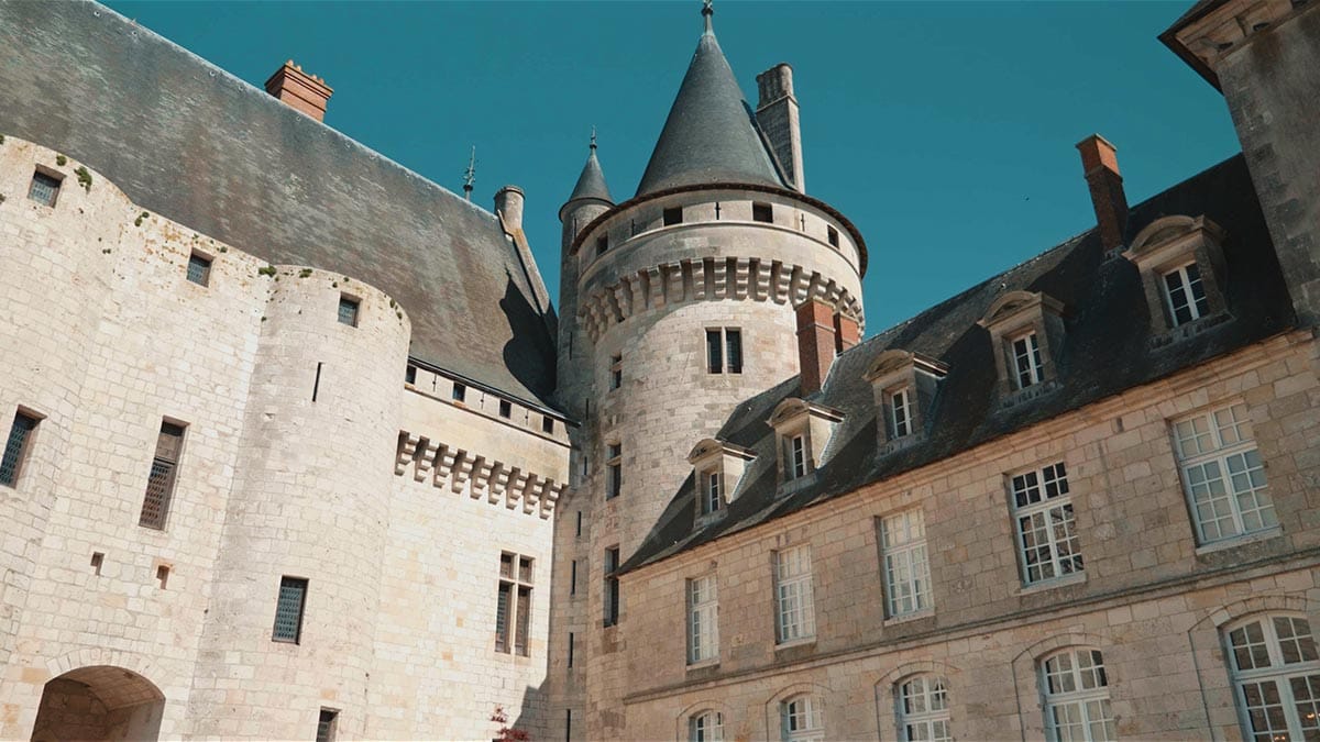 Illustration du Château de Sully sur Loire dans le Loiret