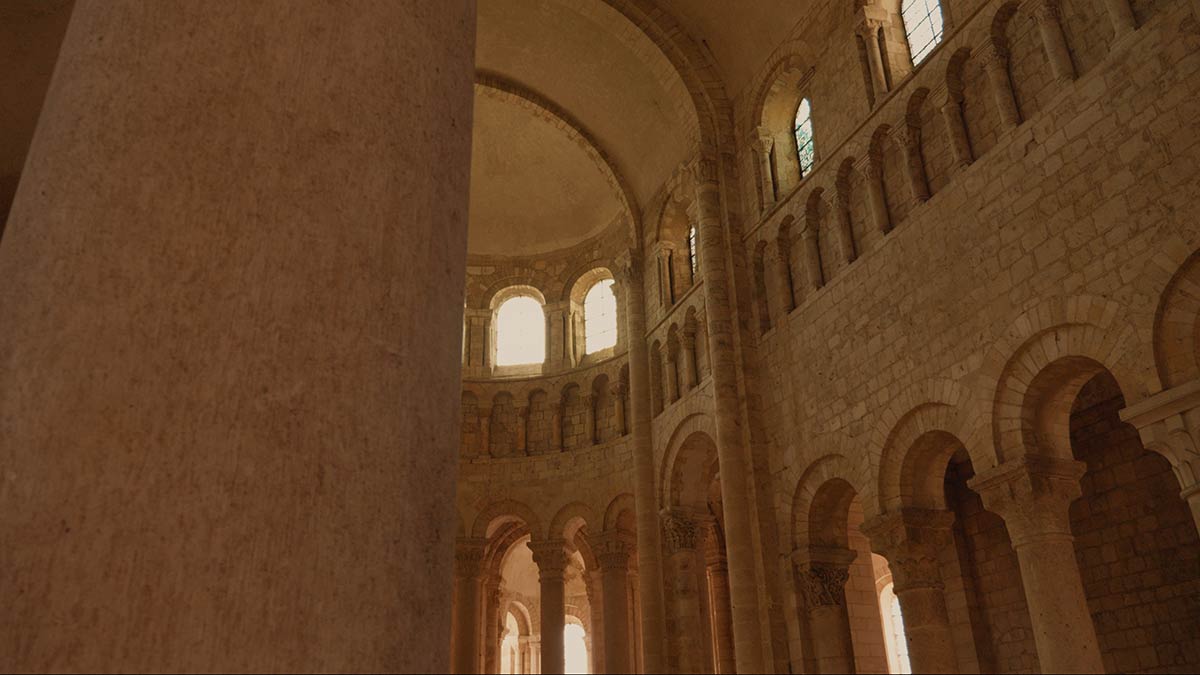 Galerie-Abbaye-de-fleury-st-benoit-sur-loire-06